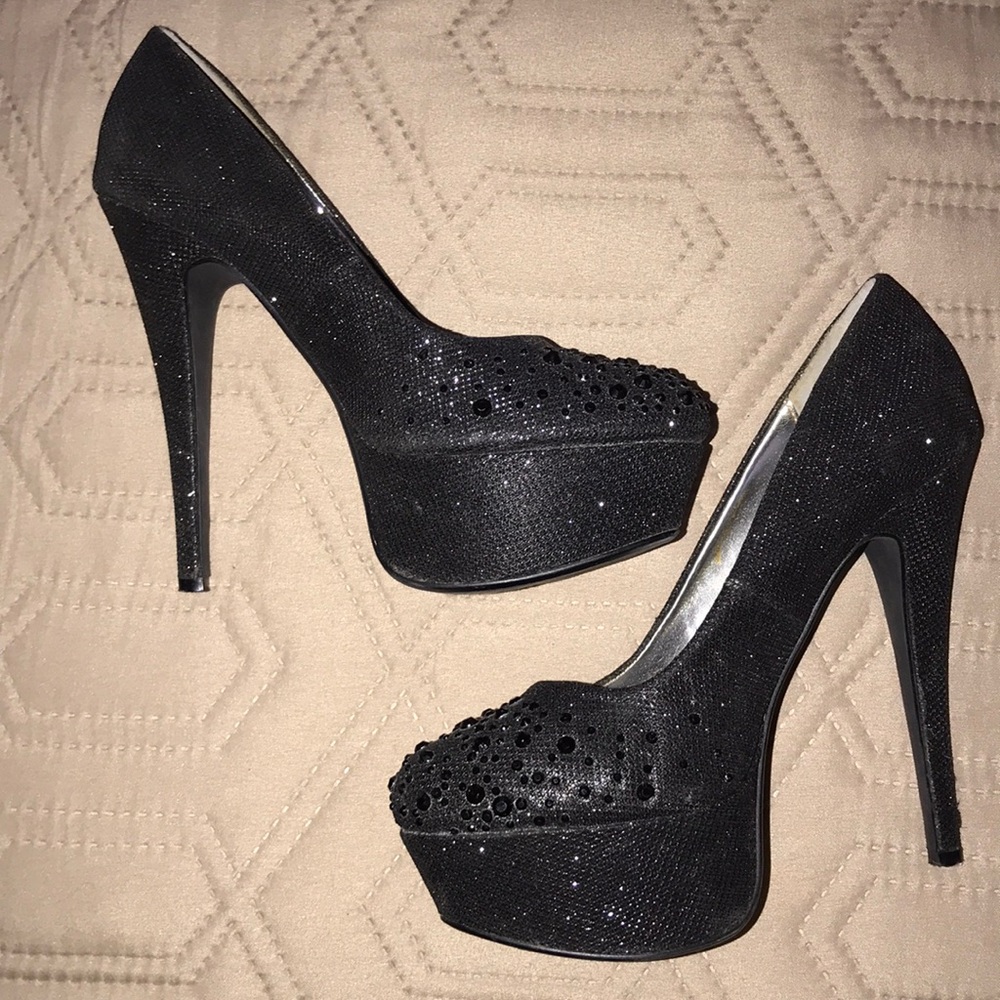 Rouge heels